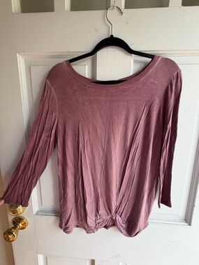 Jane and Delancey Mauve Long-Sleeve Twist-Hem Tee